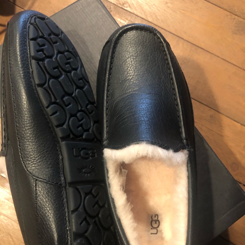 Slippers - Picture 4 of 4